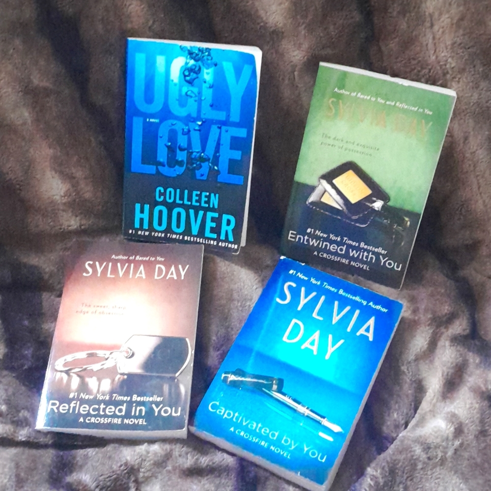 New ~ Bundle ~ Sylvia Day Collection with complimentary Colleen Hoover Novel